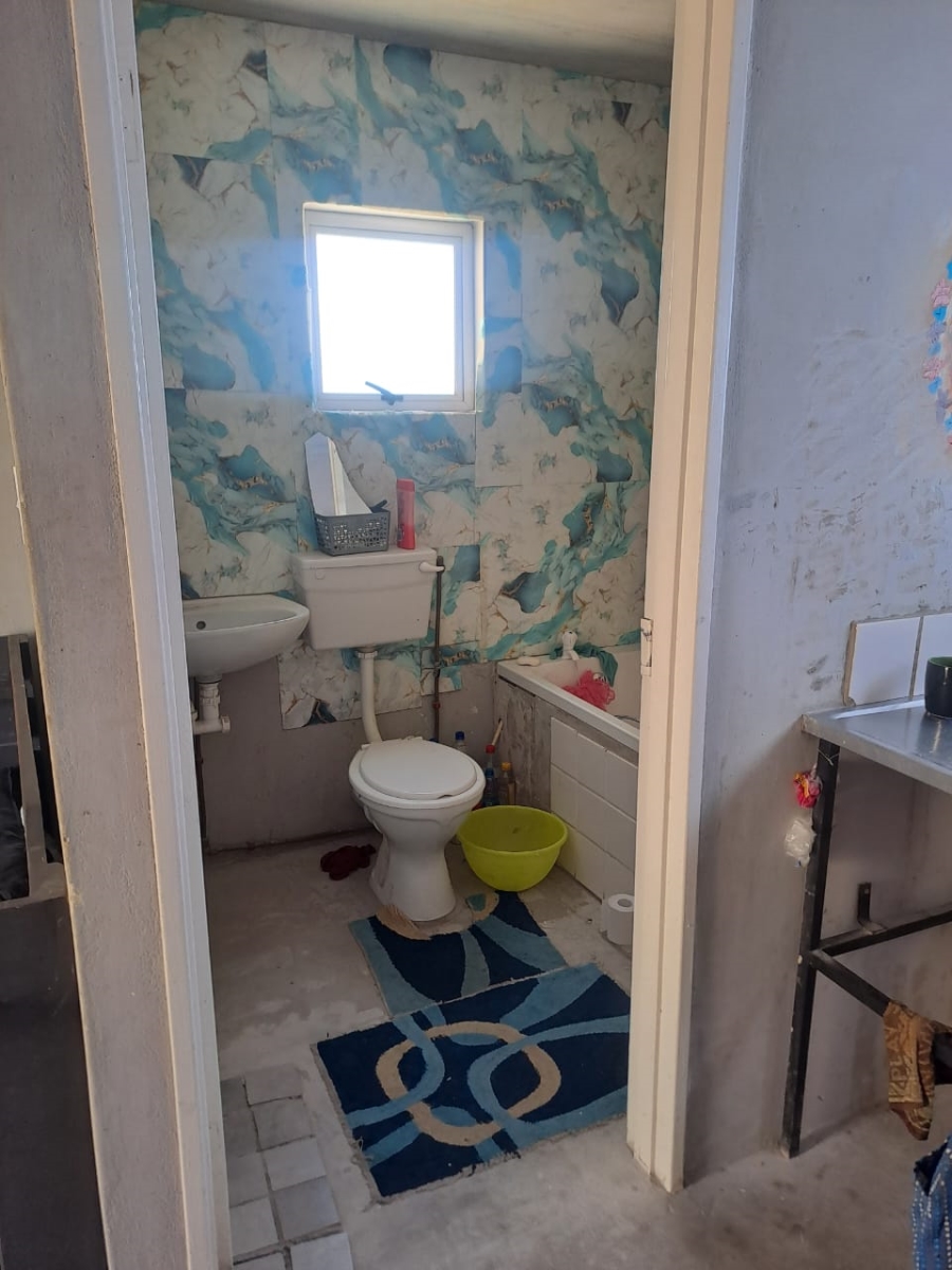  Bedroom Property for Sale in New Macassar Western Cape